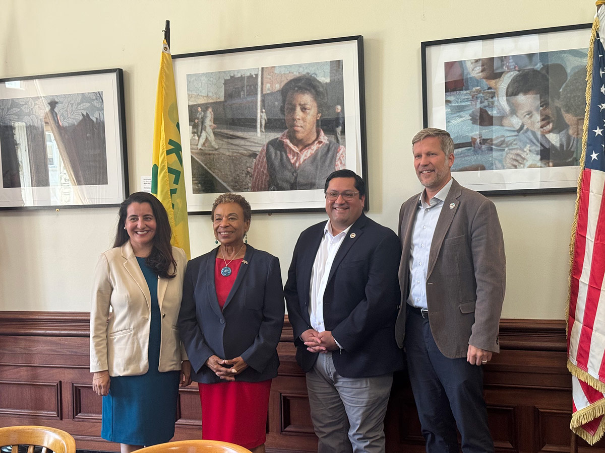 Senate President Pro Tempore Monique Limón and Senator Jesse Arreguín discuss housing policy with Oakland Mayor Barbara Lee.